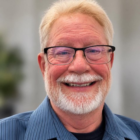 Lee Stout
